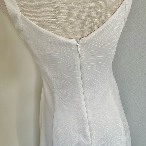 GUESS Womens White Sleeveless Embossed Dress - Picture 11 of 13